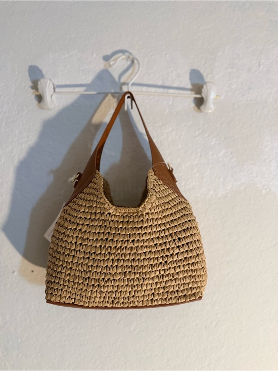 Universal Thread Handbags - NWT | Univeral Thread - Woven Straw Shoulder Bag | Tan with Brown Trim | OS